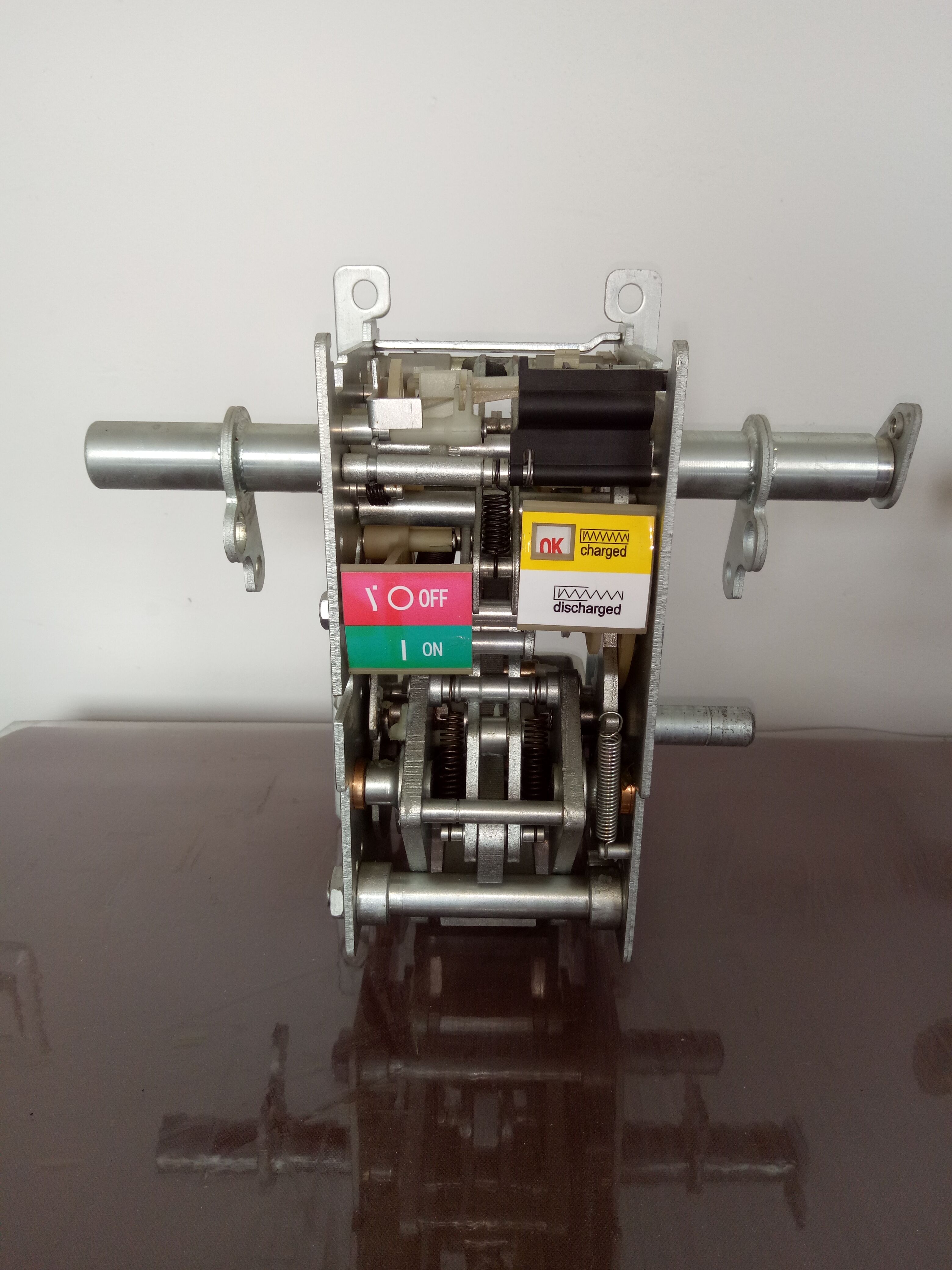 DW60机构2500A三级.jpg